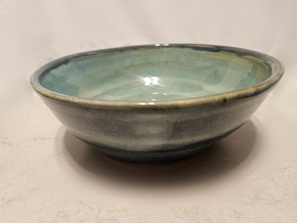 Medium wide bowl
